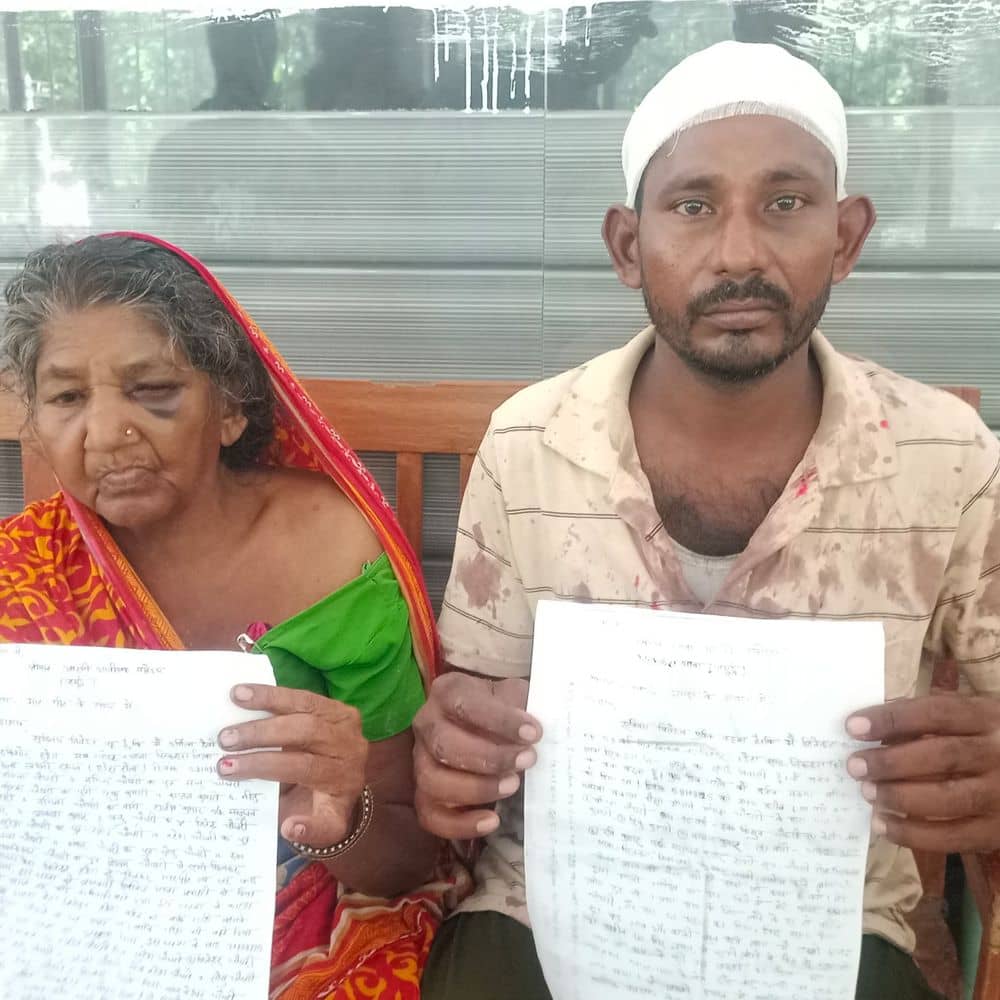 जमुई में दलित परिवार पर हमला:पैसों के विवाद में घर में घुसकर मारपीट, महिला समेत बेटे को आई चोटें जमुई में दलित परिवार पर हमला:पैसों के विवाद में घर में घुसकर मारपीट, महिला समेत बेटे को आई चोटें
