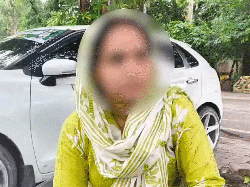 UP की नेशनल खिलाड़ी पत्नी का न्यूड VIDEO बनाया:पीड़िता बोलीं- थाईलैंड में बाल घसीटकर पीटा, दरोगा ससुर ने बेइज्जत किया UP की नेशनल खिलाड़ी पत्नी का न्यूड VIDEO बनाया:पीड़िता बोलीं- थाईलैंड में बाल घसीटकर पीटा, दरोगा ससुर ने बेइज्जत किया