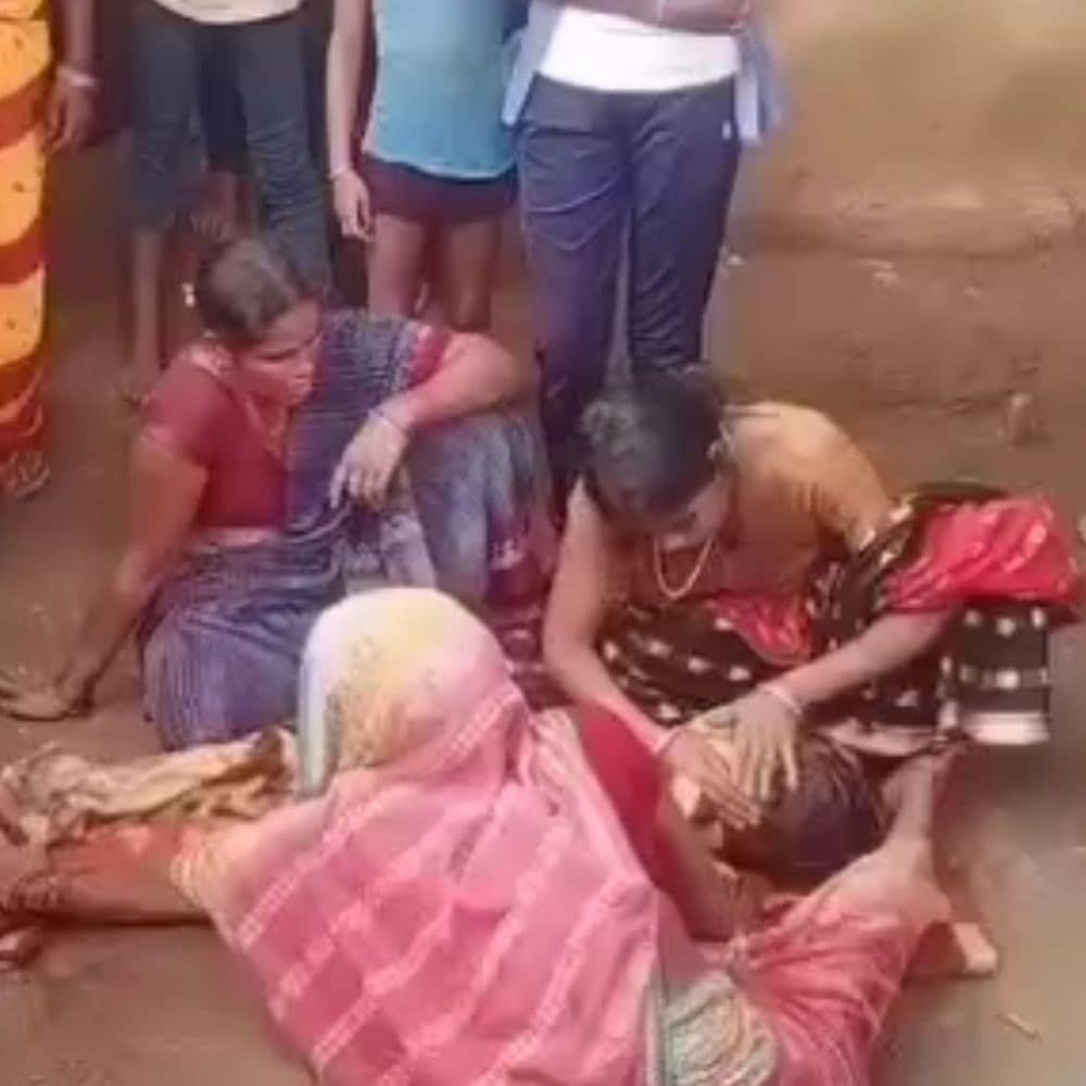 लुधियाना रेलवे स्टेशन से बच्चे का अपहरण,VIDEO:गोद में सहलाती हुई ले गई महिला, साथी पीछे पहरा देता साथ चला लुधियाना रेलवे स्टेशन से बच्चे का अपहरण,VIDEO:गोद में सहलाती हुई ले गई महिला, साथी पीछे पहरा देता साथ चला
