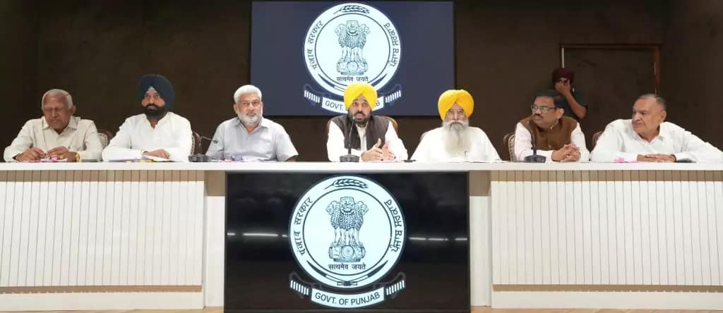 Punjab News: त्योहारी सीज़न में कानून-व्यवस्था सर्वोपरि, सीएम भगवंत मान का सख्त संदेश, अपराध और अव्यवस्था पर “जीरो टॉलरेंस” की नीति लागू