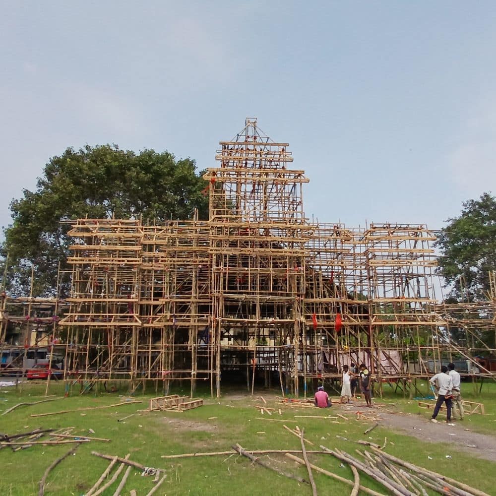 बोकारो में अष्ट कस्टभंजन की तर्ज पर पंडाल:सार्वजनिक पुराना दुर्गा पूजा समिति का 39वां आयोजन, 6 लाख रुपए में तैयार हो रहा पंडाल