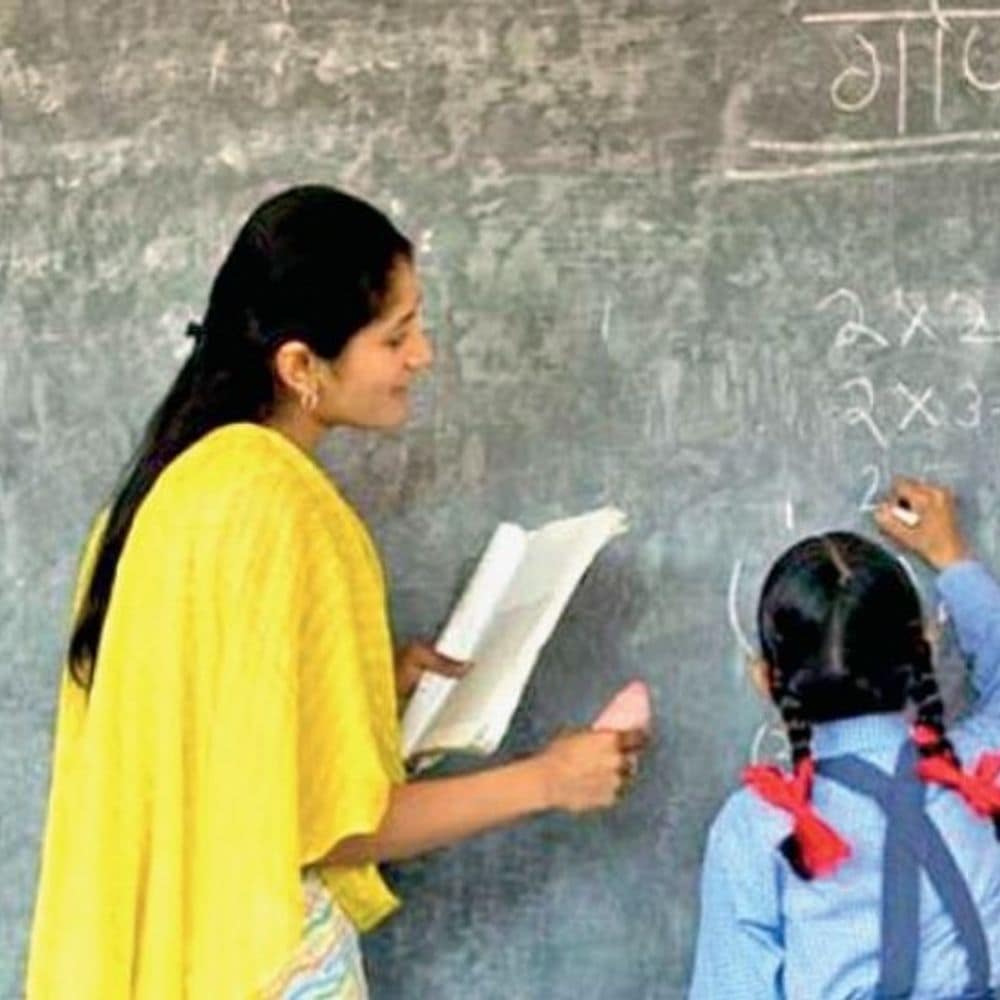 शिक्षक नियुक्ति मामले में जांच आयोग के अध्यक्ष ने जांच से किया इनकार शिक्षक नियुक्ति मामले में जांच आयोग के अध्यक्ष ने जांच से किया इनकार