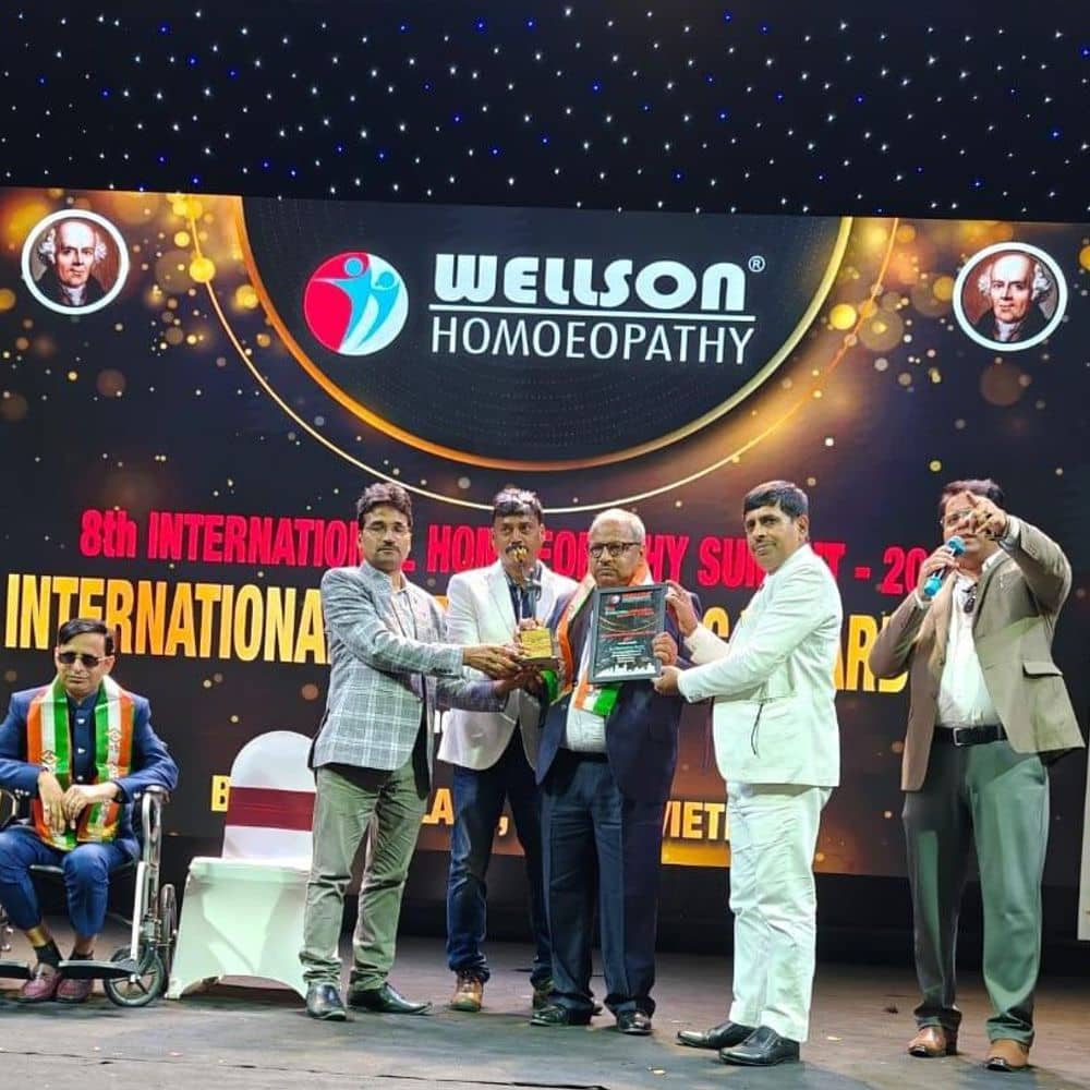 अंतरराष्ट्रीय होम्योपैथिक सम्मेलन में भारतीय डॉक्टर को सम्मान:वियतनाम में सुबोध कुमार को मिला होमियो लीजेंड अवॉर्ड, गंभीर रोगों के इलाज में एक्सिलेंस के लिए चयन अंतरराष्ट्रीय होम्योपैथिक सम्मेलन में भारतीय डॉक्टर को सम्मान:वियतनाम में सुबोध कुमार को मिला होमियो लीजेंड अवॉर्ड, गंभीर रोगों के इलाज में एक्सिलेंस के लिए चयन