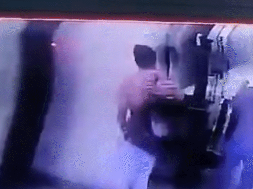 हैदराबाद में चोरों ने महिला की कुकर से हत्या की:40 ग्राम सोना, एक लाख रुपए चुराए, फिर नहाया और नए कपड़े पहनकर निकल गए