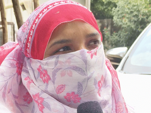 KGMU नर्सिंग अफसर बोली-मैं सुसाइड करने वाली थी:पहली बार उसका चेहरा देखकर सन्न रह गई, कानपुर के फर्जी जज ने 60 लाख ठगे KGMU नर्सिंग अफसर बोली-मैं सुसाइड करने वाली थी:पहली बार उसका चेहरा देखकर सन्न रह गई, कानपुर के फर्जी जज ने 60 लाख ठगे