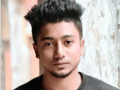 कोलकाता में जन्मदिन पर 20 साल की लड़की का रेप:दो दोस्तों ने पार्टी करने के बहाने घर पर बुलाया; घटना के बाद हुए फरार कोलकाता में जन्मदिन पर 20 साल की लड़की का रेप:दो दोस्तों ने पार्टी करने के बहाने घर पर बुलाया; घटना के बाद हुए फरार