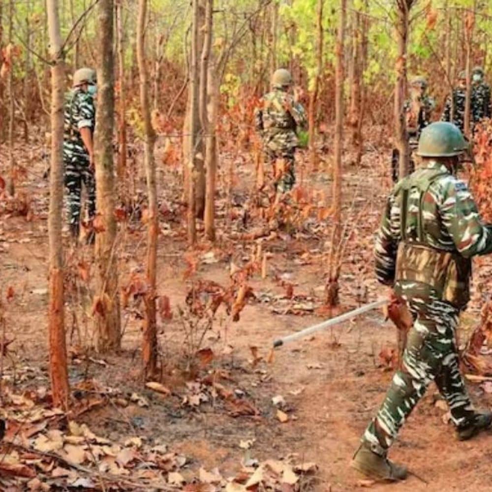 भास्कर अपडेट्स:झारखंड के पलामू में नक्सलियों के साथ मुठभेड़ में दो पुलिसकर्मी की मौत, एक घायल भास्कर अपडेट्स:झारखंड के पलामू में नक्सलियों के साथ मुठभेड़ में दो पुलिसकर्मी की मौत, एक घायल