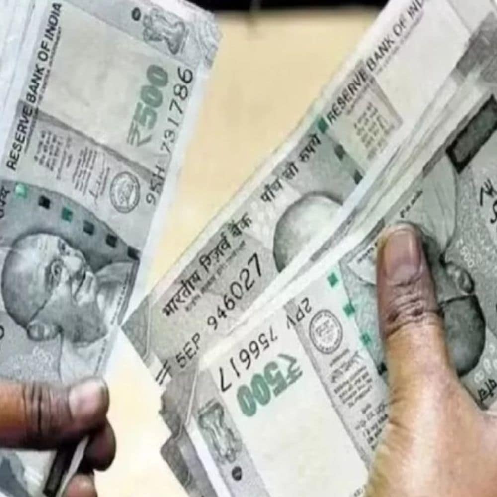 राज्यकर्मियों को 5 दिन पहले वेतन:2 लाख संविदा कर्मियों का बिना मानदेय के मनेगा दशहरा