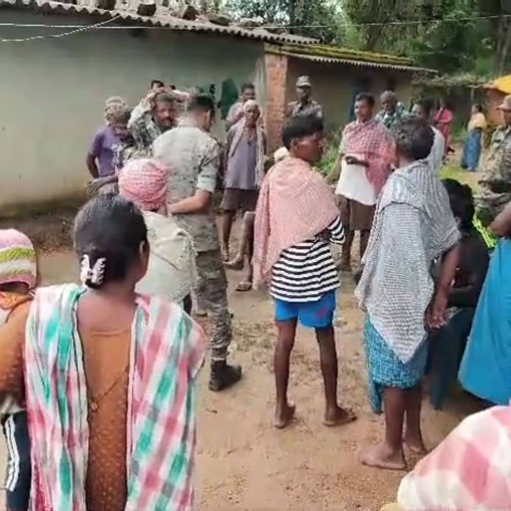 गुमला में दीवार गिरने से एक की मौत:करमा पर्व से लौट खाना खाते समय हुआ हादसा, दीवार के मलबे में दबने से गई जान गुमला में दीवार गिरने से एक की मौत:करमा पर्व से लौट खाना खाते समय हुआ हादसा, दीवार के मलबे में दबने से गई जान