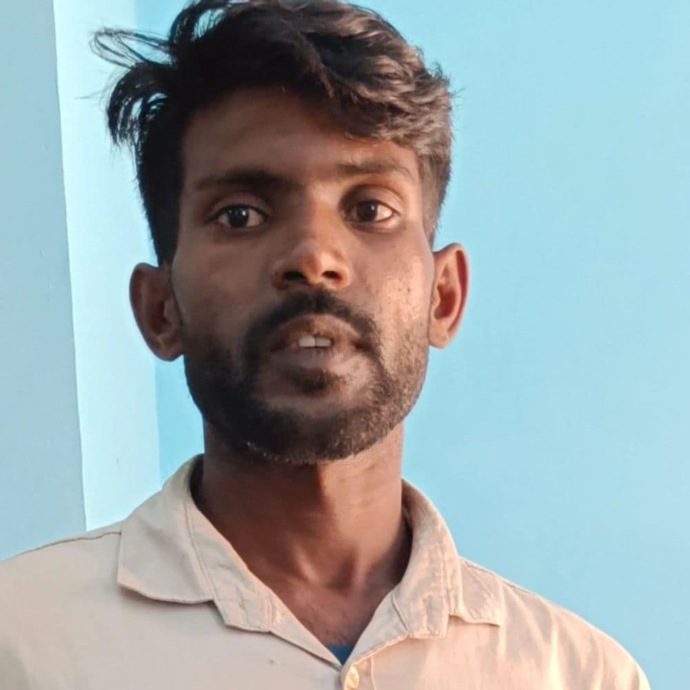 बांका में रील बनाने वाली पत्नी प्रेमी संग भागी:पति चेन्नई में करता था मजदूरी, 4 महीने पहले हुई थी शादी बांका में रील बनाने वाली पत्नी प्रेमी संग भागी:पति चेन्नई में करता था मजदूरी, 4 महीने पहले हुई थी शादी