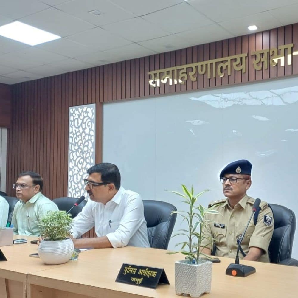 जमुई में मतदाता सूची का काम लगभग पूरा:1595 मतदान केंद्रों पर पेयजल, शौचालय की सुविधाएं, KKM कॉलेज में होगी मतगणना