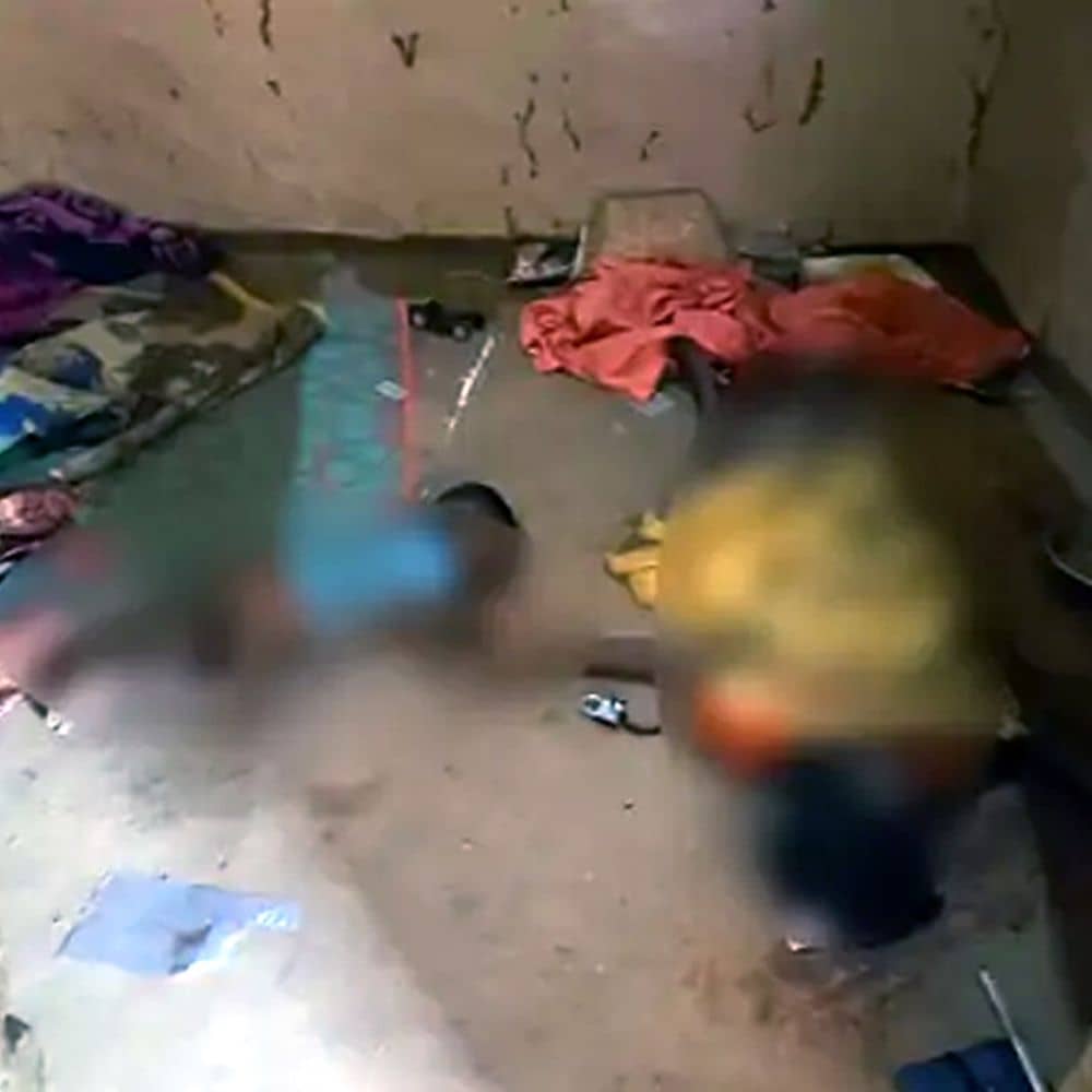लातेहार में पति ने की पत्नी-बेटे की हत्या, गिरफ्तार:मजदूरी के पैसे नहीं देने पर वाइफ से हुआ था विवाद, तीन साल के बच्चे को भी नहीं छोड़ा