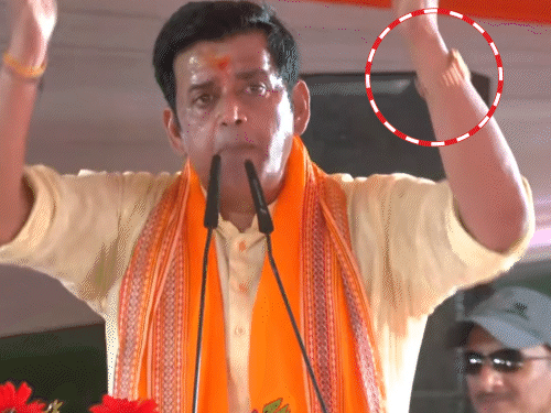 योगी बोले- रवि किशन विदेशी घड़ी पहनते हैं:बात स्वदेशी की करते हैं, गोरखपुर में मंत्री ने कहा- इनकी दुकान नाच रही योगी बोले- रवि किशन विदेशी घड़ी पहनते हैं:बात स्वदेशी की करते हैं, गोरखपुर में मंत्री ने कहा- इनकी दुकान नाच रही