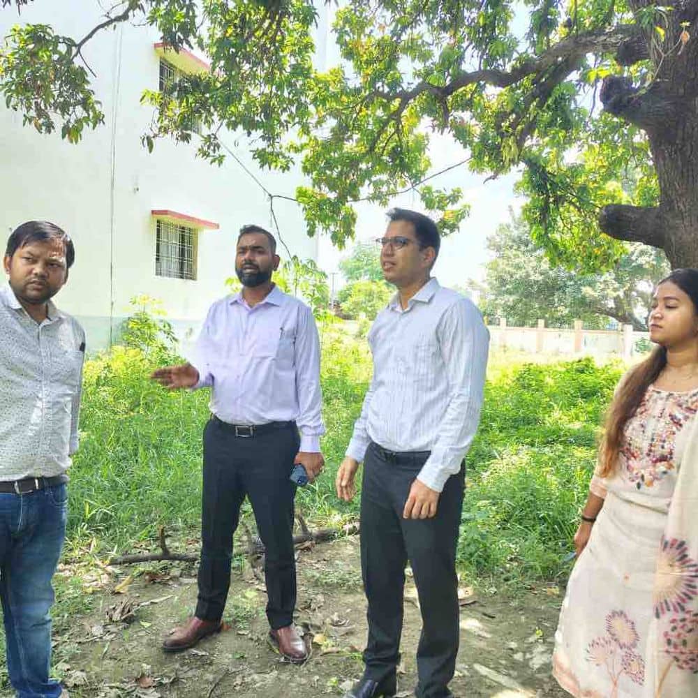 पूर्वी चंपारण में विधानसभा चुनाव को लेकर तैयारियां तेज:DM सौरभ जोरवाल और एसडीएम श्वेता भारती ने सुगौली डिस्पैच केंद्र का किया निरीक्षण पूर्वी चंपारण में विधानसभा चुनाव को लेकर तैयारियां तेज:DM सौरभ जोरवाल और एसडीएम श्वेता भारती ने सुगौली डिस्पैच केंद्र का किया निरीक्षण