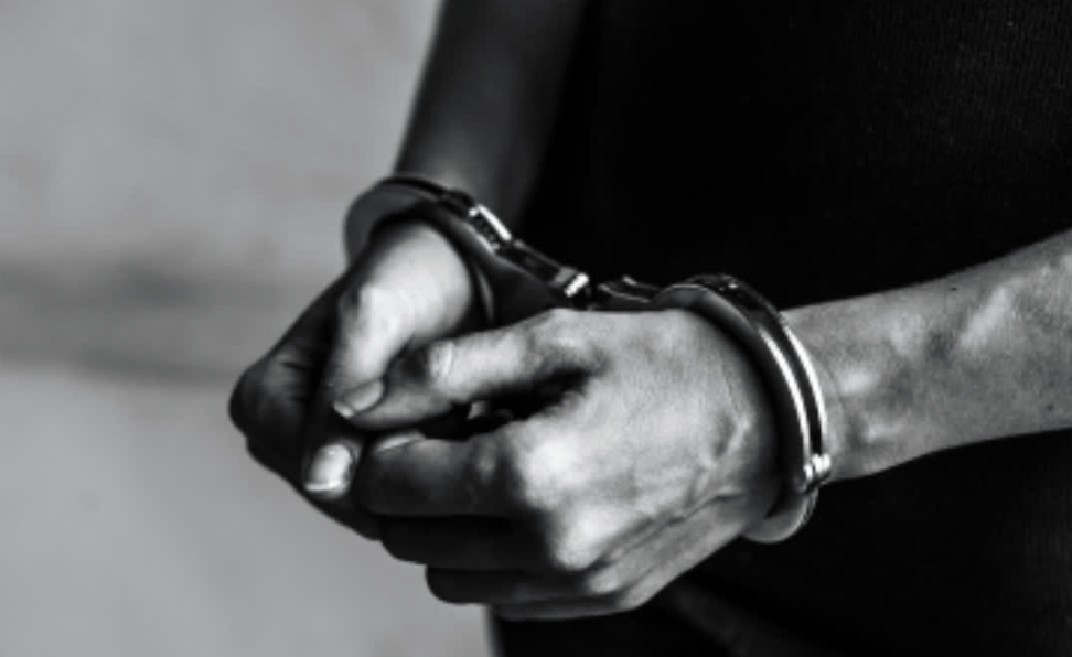 ‘खाकी’ की करतूत: गाजियाबाद में सिपाहियों ने रची कैदी भगाने की साजिश, दो पुलिसकर्मी गिरफ्तार