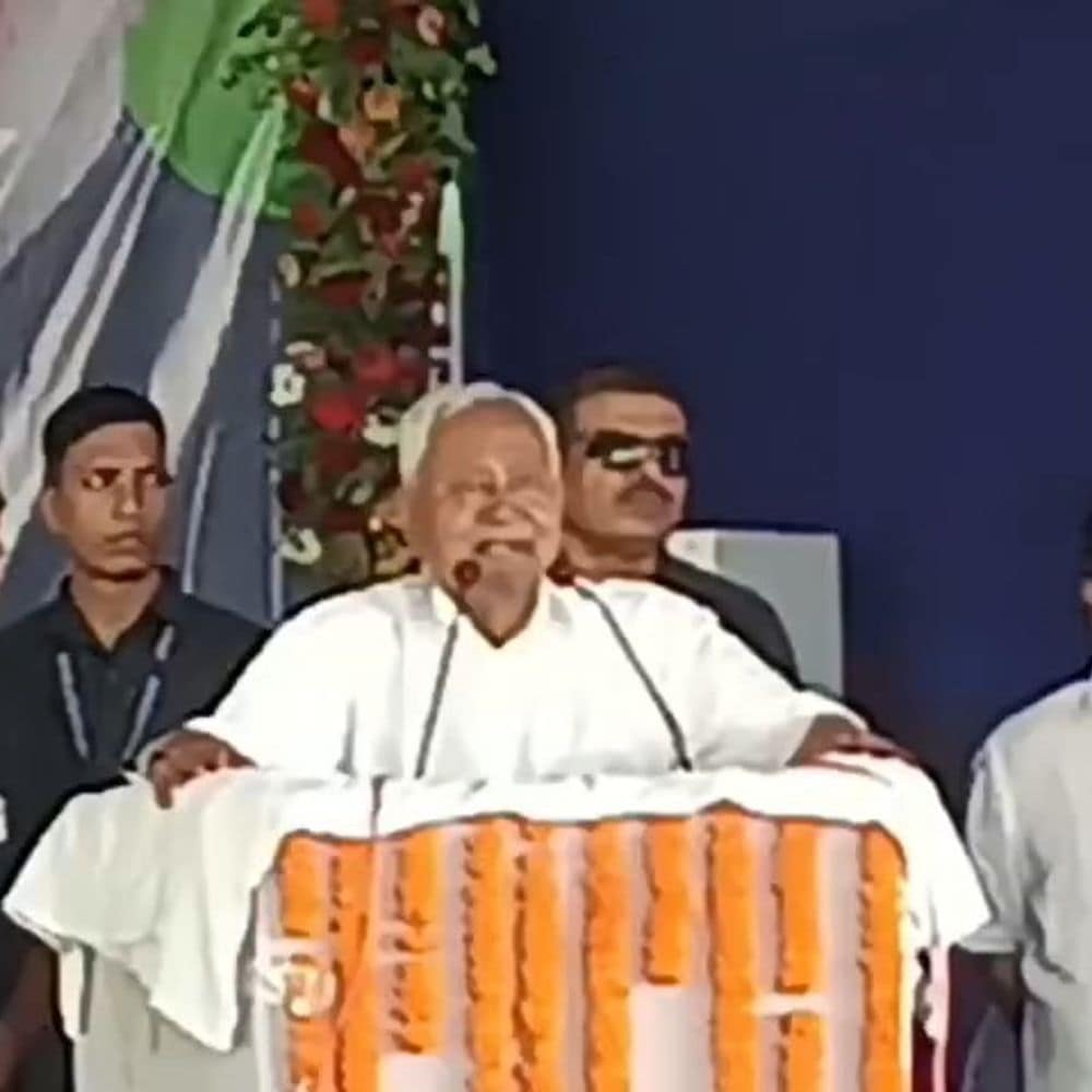 कैमूर में CM नीतीश कुमार का दौरा:मेडिकल कॉलेज की जमीन का इंस्पेक्शन, 980 करोड़ की 178 योजनाओं का शिलान्यास