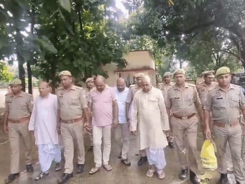 कुकर्म का विरोध करने पर हुई थी छात्र की हत्या:सुसाइड दिखाने के लिए शव को लटका दिया था, पूर्व प्रधानाचार्य समेत 4 गिरफ्तार