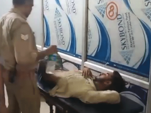 अयोध्या में रेप के बाद हत्या, आरोपी का एनकाउंटर:पैर में गोली मारी; सलवार से गला घोंटकर प्रेमिका का मर्डर किया था अयोध्या में रेप के बाद हत्या, आरोपी का एनकाउंटर:पैर में गोली मारी; सलवार से गला घोंटकर प्रेमिका का मर्डर किया था