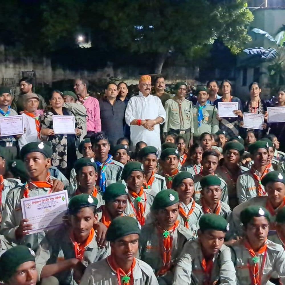150 स्काउट्स एंड गाइड्स कैडेट्स सम्मानित:पितृपक्ष मेले में की 15 दिन तक श्रद्धालुओं की सेवा, ट्रैफिक कंट्रोल में निभाई भूमिका