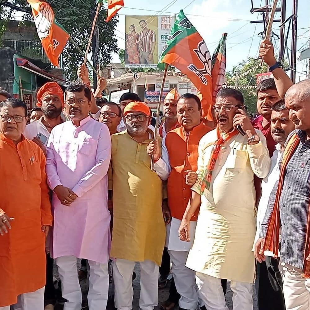 मधुबनी में एनडीए का प्रदर्शन:सुबह 7 से दोपहर 12 बजे तक सड़कें जाम, सांसद-एमएलसी भी उतरे सड़क पर