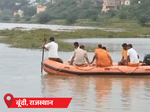 पंजाब में बाढ़, 30 अगस्त तक स्कूल बंद:जम्मू में फंसे 3 हजार टूरिस्ट निकाले गए; दिल्ली में यमुना खतरे के निशान के करीब पंजाब में बाढ़, 30 अगस्त तक स्कूल बंद:जम्मू में फंसे 3 हजार टूरिस्ट निकाले गए; दिल्ली में यमुना खतरे के निशान के करीब