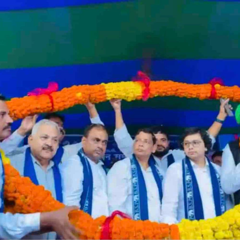 मोतिहारी में बसपा की ‘सर्वजन हिताय जागरूकता यात्रा’:आकाश आनंद ने युवाओं के भविष्य और आरक्षण पर दिया जोर मोतिहारी में बसपा की ‘सर्वजन हिताय जागरूकता यात्रा’:आकाश आनंद ने युवाओं के भविष्य और आरक्षण पर दिया जोर
