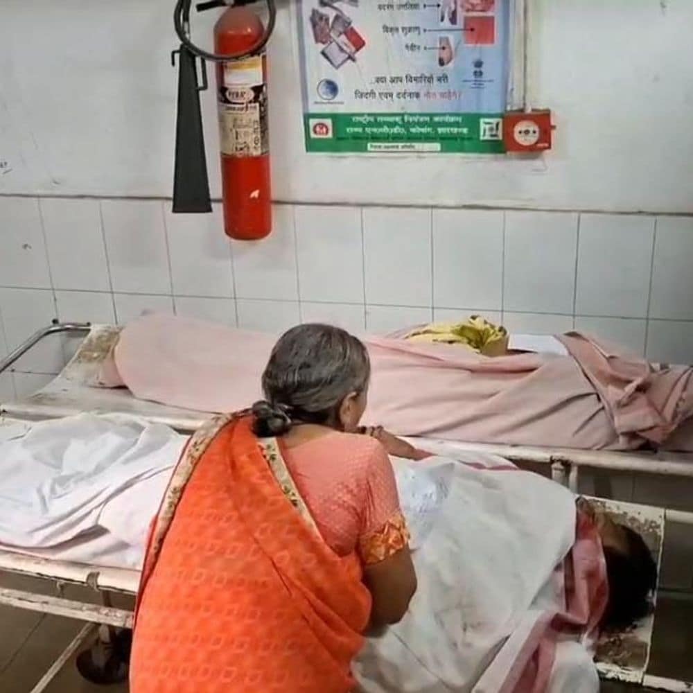 धनबाद में अज्ञात वाहन ने बाइक को मारी टक्कर:रियल एस्टेट में कार्यरत युवक की मौत, 4 साल के बच्चे के सिर से उठा पिता का साया धनबाद में अज्ञात वाहन ने बाइक को मारी टक्कर:रियल एस्टेट में कार्यरत युवक की मौत, 4 साल के बच्चे के सिर से उठा पिता का साया