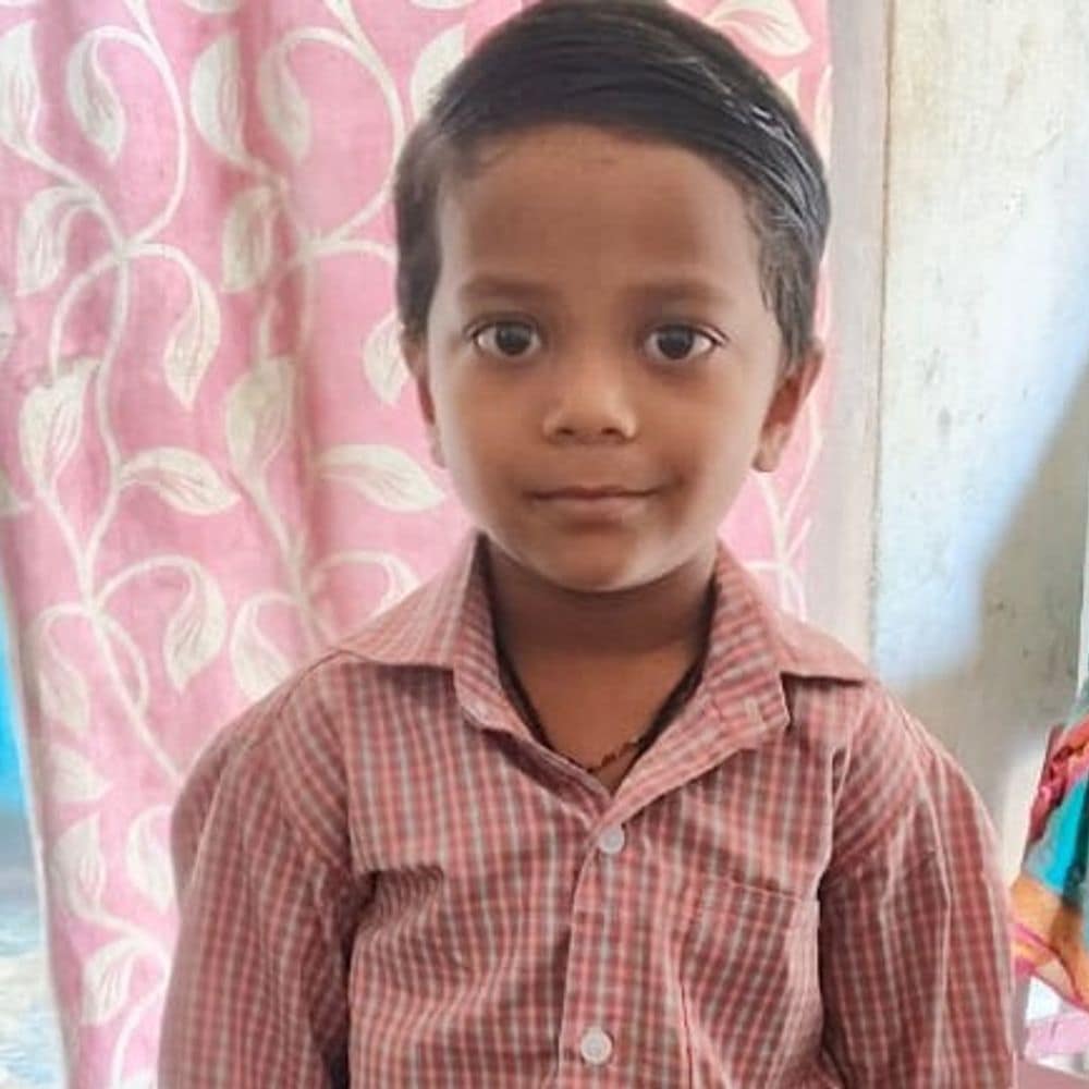 बेतिया में नर्सरी का छात्र स्कूल से लापता:शिक्षक को फोन कर कहा- बच्चे को भेज दें, मना करने पर लंच टाइम में गायब हुआ