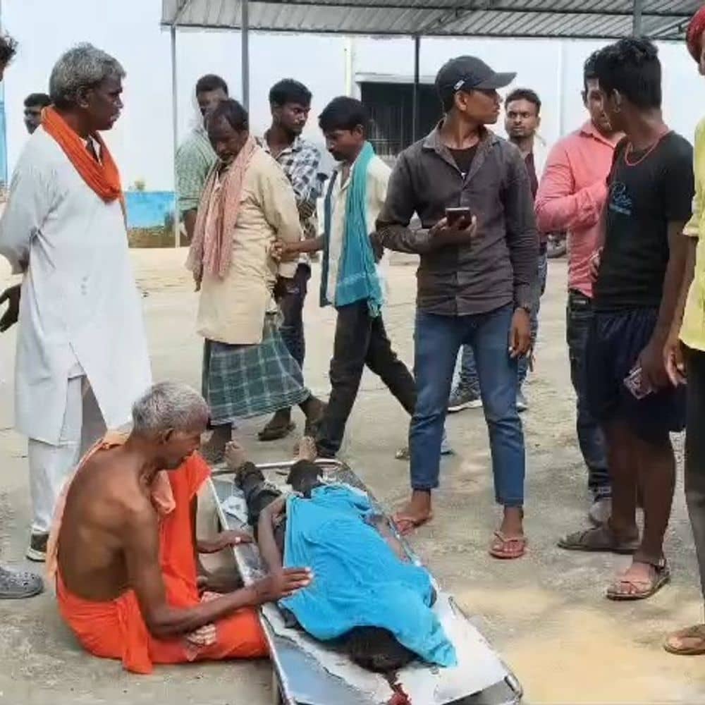 कैमूर में किशोर की हत्याकर नदी में फेंका शव:परिजन बोले-दो दिन पहले भभुआ जाने के लिए निकला था, शरीर पर दिखे चोट के निशान कैमूर में किशोर की हत्याकर नदी में फेंका शव:परिजन बोले-दो दिन पहले भभुआ जाने के लिए निकला था, शरीर पर दिखे चोट के निशान