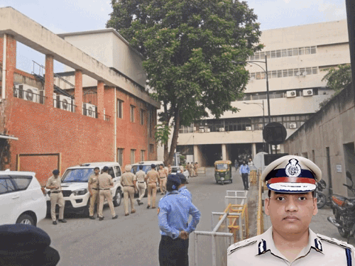 हरियाणा IPS सुसाइड- आज पोस्टमॉर्टम संभव:चंडीगढ़ SSP सहमति के लिए IAS पत्नी के घर पहुंचीं; कमेटी प्रशासक से मिलेगी हरियाणा IPS सुसाइड- आज पोस्टमॉर्टम संभव:चंडीगढ़ SSP सहमति के लिए IAS पत्नी के घर पहुंचीं; कमेटी प्रशासक से मिलेगी