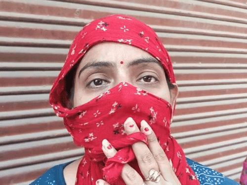 जालंधर में महिला का नहाते वक्त VIDEO बनाया:ब्लड सैंपल लेने घर आया था युवक, लोगों ने पकड़कर पीटा; फोन में अश्लील वीडियो मिले जालंधर में महिला का नहाते वक्त VIDEO बनाया:ब्लड सैंपल लेने घर आया था युवक, लोगों ने पकड़कर पीटा; फोन में अश्लील वीडियो मिले