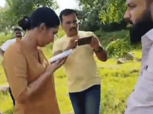 अजित पवार ने फोन पर महिला IPS को धमकाया, VIDEO:अठावले बोले- डिप्टी CM को पता नहीं था कि वो अधिकारी हैं, बाद में गलती मानी अजित पवार ने फोन पर महिला IPS को धमकाया, VIDEO:अठावले बोले- डिप्टी CM को पता नहीं था कि वो अधिकारी हैं, बाद में गलती मानी