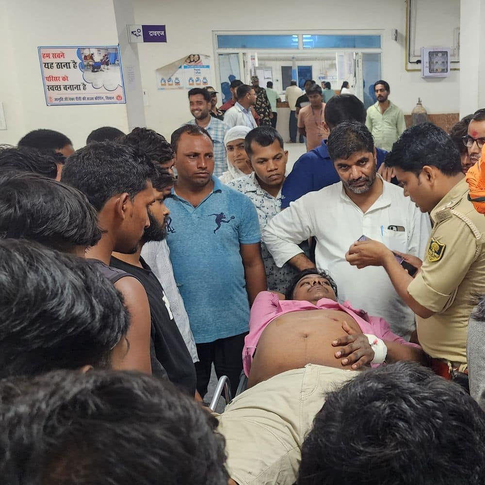 सीवान में बाइक सवार बदमाशों का हमला:युवक को पेट में मारी गोली, पटना रेफर