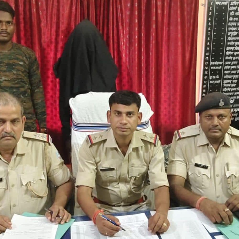 नंबर ब्लॉक करने पर प्रेमी ने प्रेमिका की हत्या की:शारीरिक संबंध के बाद सिलबट्टे से सिर कूचकर मारा था, वेंटिलेटर के रास्ते घुसा था घर में नंबर ब्लॉक करने पर प्रेमी ने प्रेमिका की हत्या की:शारीरिक संबंध के बाद सिलबट्टे से सिर कूचकर मारा था, वेंटिलेटर के रास्ते घुसा था घर में