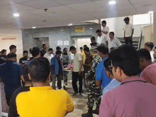 पलामू में नक्सलियों से मुठभेड़ में 2 पुलिसकर्मी शहीद:एक जवान की हालत गंभीर, सर्च ऑपरेशन जारी, राज्यपाल-सीएम ने जताया शोक