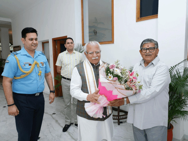 पंजाब के राज्यपाल से मिले केंद्रीय मंत्री खट्टर:बाढ़ की स्थिति को लेकर हुई चर्चा; चंडीगढ़ से जुड़े अहम मुद्दों पर बनाई रणनीति पंजाब के राज्यपाल से मिले केंद्रीय मंत्री खट्टर:बाढ़ की स्थिति को लेकर हुई चर्चा; चंडीगढ़ से जुड़े अहम मुद्दों पर बनाई रणनीति