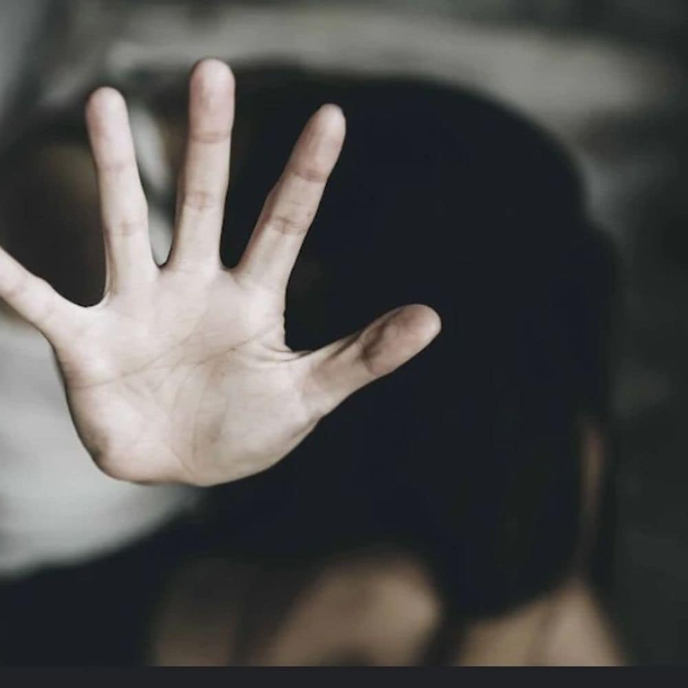 पलामू में पूजा पंडाल से लौट रही नाबालिग से दुष्कर्म:भागने के फिराक में था आरोपी, ग्रामीणों ने पकड़कर पुलिस को सौंपा