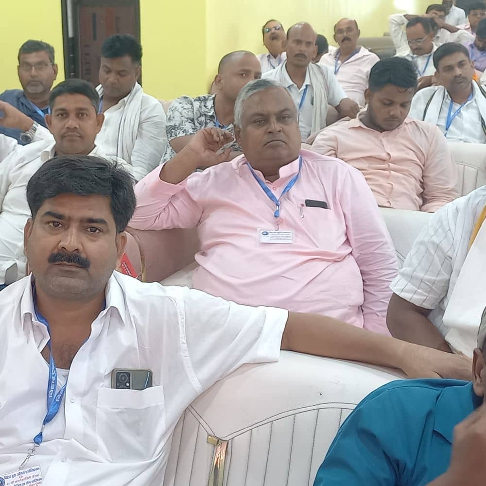 बिहार ट्रक मालिक एसोसिएशन की चेतावनी:सात सूत्री मांगें नहीं मानी तो वोट बहिष्कार, अवैध वसूली के खिलाफ उठाई आवाज बिहार ट्रक मालिक एसोसिएशन की चेतावनी:सात सूत्री मांगें नहीं मानी तो वोट बहिष्कार, अवैध वसूली के खिलाफ उठाई आवाज