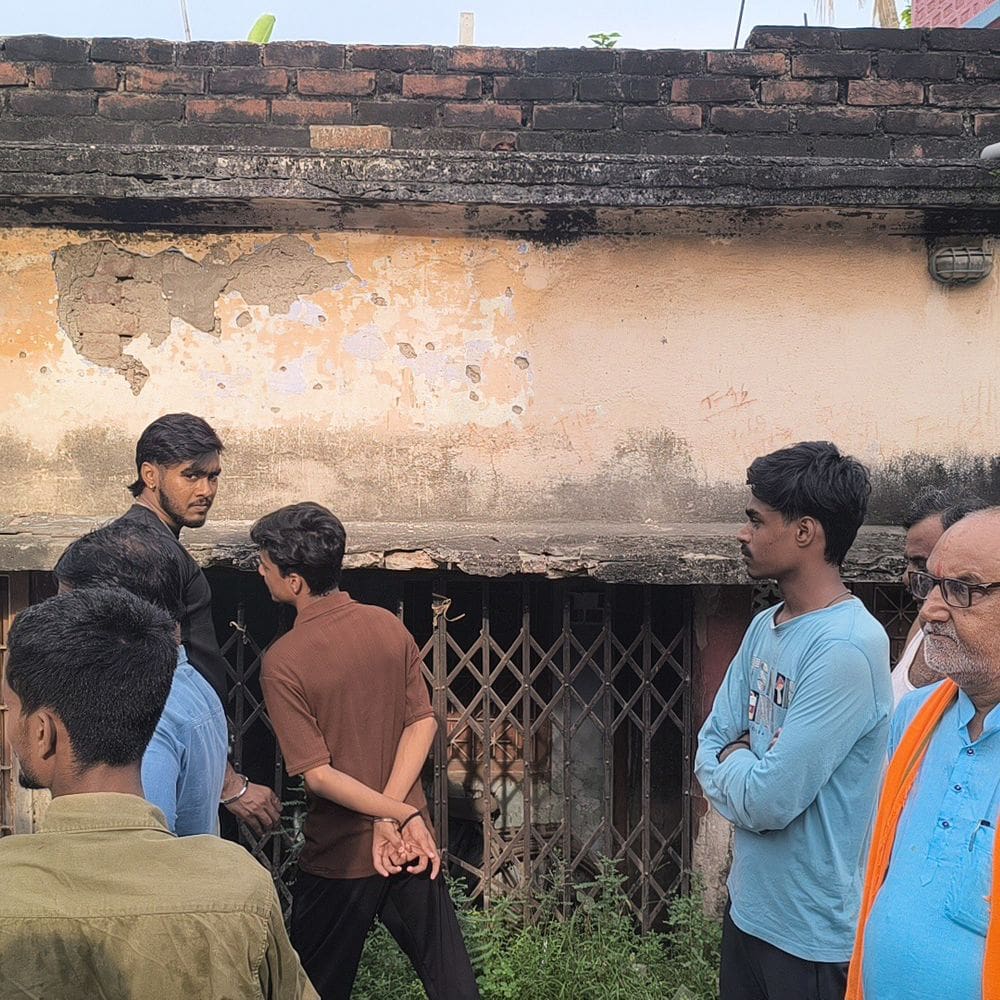 कटिहार में मकान नंबर 82 को लेकर सियासी संग्राम:कांग्रेस ने 197 वोटर होने का लगाया आरोप, प्रशासन ने बताया भ्रामक
