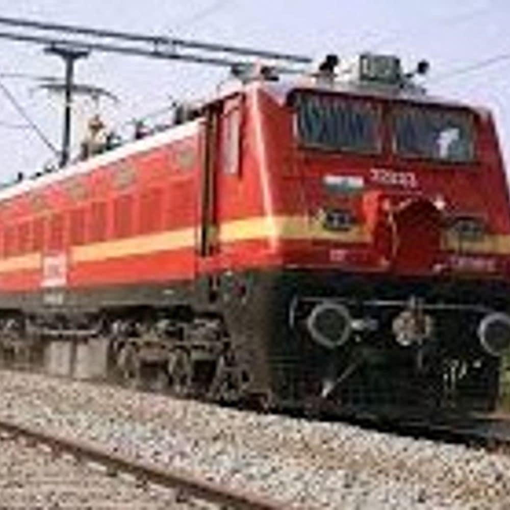 जम्मू-कटरा रेल मार्ग पर लैंडस्लाइड का असर:लुधियाना से कई ट्रेनें रद्द और कुछ बहाल, NTES ऐप-रेलवे वेबसाइट पर मिलेगा हर अपडेट