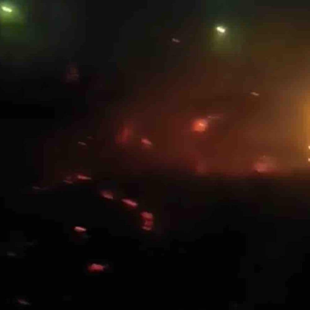 दलित बस्ती के 4 घरों में लगी आग:मोतिहारी में 10 लाख का सामान जलकर राख, 6 मवेशी जिंदा जले दलित बस्ती के 4 घरों में लगी आग:मोतिहारी में 10 लाख का सामान जलकर राख, 6 मवेशी जिंदा जले