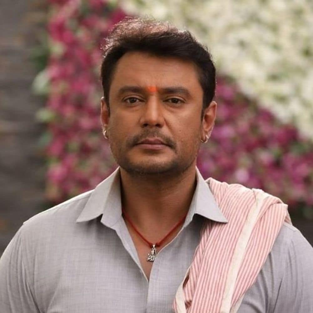 एक्टर दर्शन ने जेल में जहर देने की गुहार लगाई:कोर्ट से कहा- धूप देखे कई दिन हुए, हाथों में फंगस; कपड़ों से बदबू आ रही एक्टर दर्शन ने जेल में जहर देने की गुहार लगाई:कोर्ट से कहा- धूप देखे कई दिन हुए, हाथों में फंगस; कपड़ों से बदबू आ रही