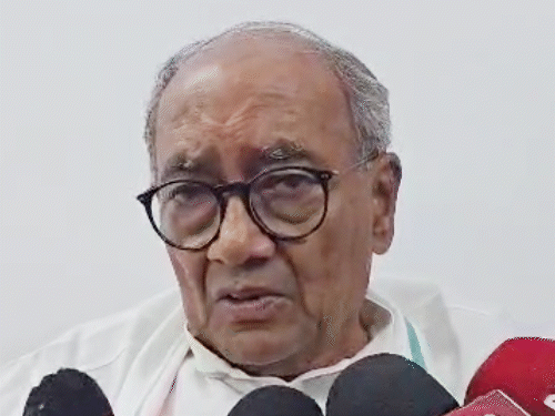 झांसी में दिग्विजय बोले- हिंदुओं से ज्यादा मुस्लिम आबादी घटी:RSS दंगे भड़काती है, ‘I LOVE मोहम्मद’ पर FIR की क्या जरूरत? झांसी में दिग्विजय बोले- हिंदुओं से ज्यादा मुस्लिम आबादी घटी:RSS दंगे भड़काती है, ‘I LOVE मोहम्मद’ पर FIR की क्या जरूरत?