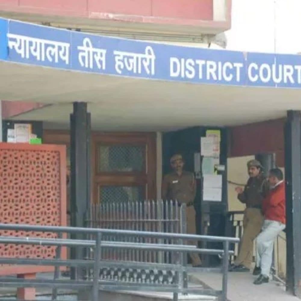वर्चुअल कोर्ट सुनवाई में अंडरगार्मेंट्स पहने शामिल हुआ शख्स गिरफ्तार:शराब-सिगरेट भी पीता दिखा था, कोर्ट के आदेश पर भी नहीं माना वर्चुअल कोर्ट सुनवाई में अंडरगार्मेंट्स पहने शामिल हुआ शख्स गिरफ्तार:शराब-सिगरेट भी पीता दिखा था, कोर्ट के आदेश पर भी नहीं माना