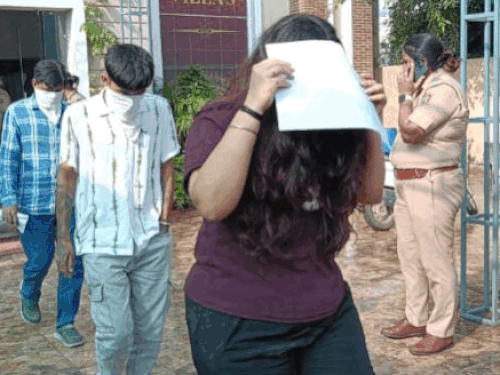 पंजाब के होटल से 38 युवक-युवतियां गिरफ्तार:₹10 लाख कैश पकड़ा, फर्जी कॉल सेंटर चला रहे थे, हरियाणा समेत 9 राज्यों में मिला नेटवर्क पंजाब के होटल से 38 युवक-युवतियां गिरफ्तार:₹10 लाख कैश पकड़ा, फर्जी कॉल सेंटर चला रहे थे, हरियाणा समेत 9 राज्यों में मिला नेटवर्क