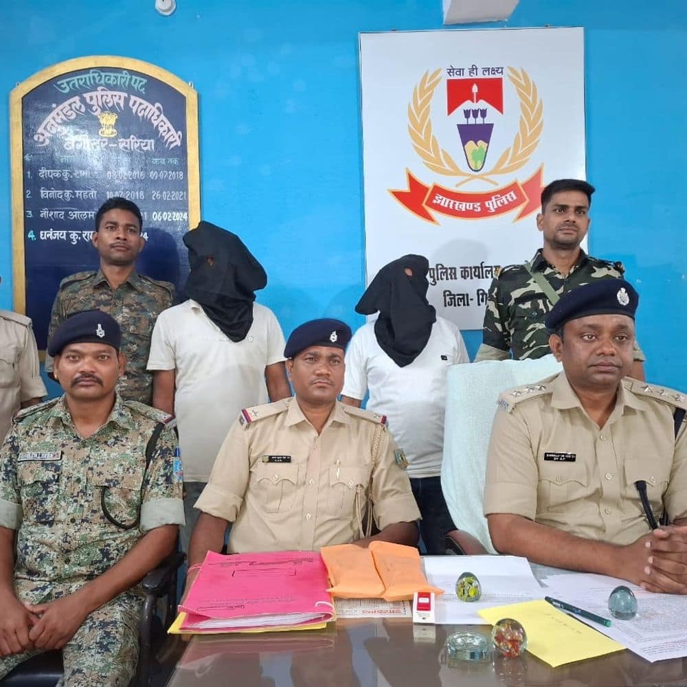 सरिया में 6 लाख की चोरी का खुलासा:4 आरोपी गिरफ्तार, बिहार-झारखंड के अपराधियों का नेटवर्क; 2 अभी भी फरार