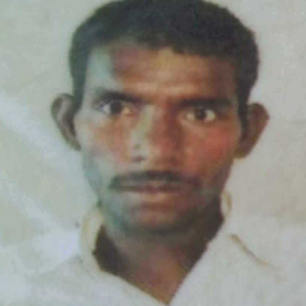 जमुई में एंबुलेंस 3 बार पलटने से मजदूर की मौत:परिजनों ने मुआवजे की मांग को लेकर किया सड़क जाम, 2 नाबालिग बच्चे हुए अनाथ जमुई में एंबुलेंस 3 बार पलटने से मजदूर की मौत:परिजनों ने मुआवजे की मांग को लेकर किया सड़क जाम, 2 नाबालिग बच्चे हुए अनाथ