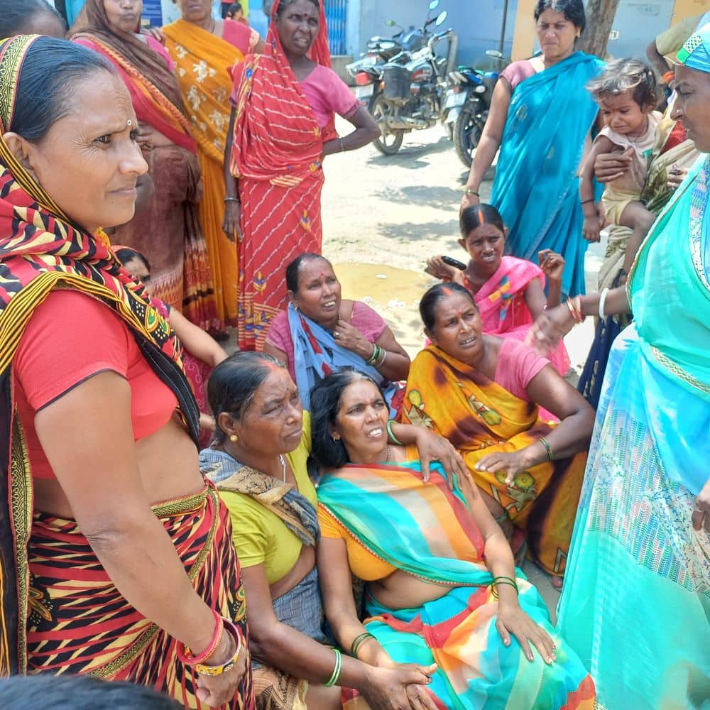 लखीसराय में बाइक-मैजिक की टक्कर, 3 लोग घायल:2 की हालत गंभीर होने पर हायर सेंटर रेफर, वाहनों को जब्त कर जांच शुरू