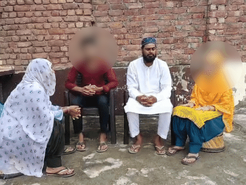 नूंह में इस्लाम कबूल चेतराम बना इकराम, रेखा बनीं रुखसार:बहन को कहा- गरीब पैदा होना नहीं मरना गुनाह; धर्म बदलने की पूरी कहानी नूंह में इस्लाम कबूल चेतराम बना इकराम, रेखा बनीं रुखसार:बहन को कहा- गरीब पैदा होना नहीं मरना गुनाह; धर्म बदलने की पूरी कहानी