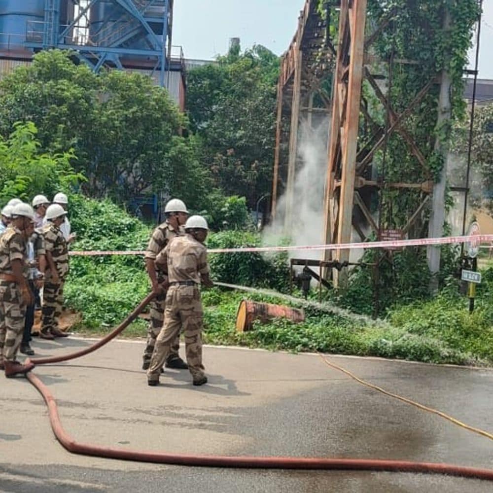 बोकारो स्टील प्लांट में गैस रिसाव:CRM-3 के ARP-3 में पाइप से गैस लीक, मजदूरों ने समय रहते बचाई जान बोकारो स्टील प्लांट में गैस रिसाव:CRM-3 के ARP-3 में पाइप से गैस लीक, मजदूरों ने समय रहते बचाई जान